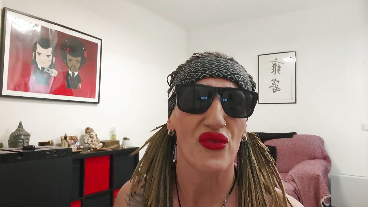 Mein Sklave bekommt, was er verdient.