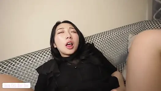 Istri cantik ini pengen dientot habis-habisan, pengen diam-diam crot di luar kendali!