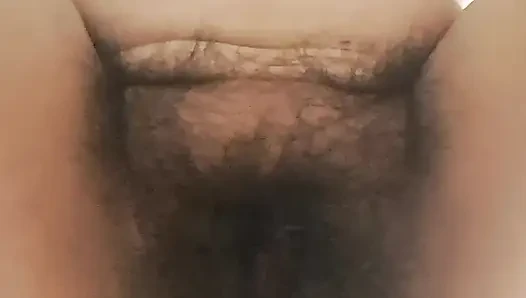 showing from below mom's mature and hairy pussy