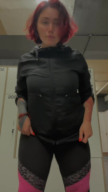 Saya menari di dewan