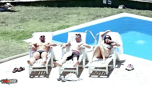 Tiina-K: Брайан трахает Тиину К молодую финскую девушку в роскошной вилле