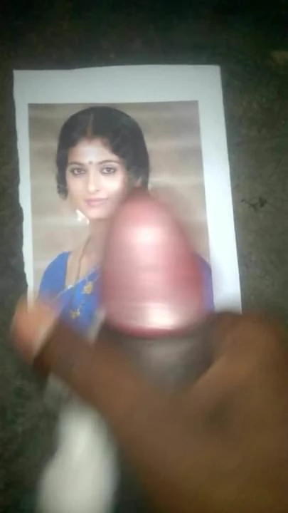 Éjaculation sur Anushka Bhabi, femme au foyer