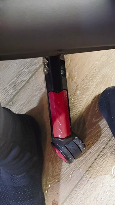 Cascadas de mi silla de escritorio de cuero