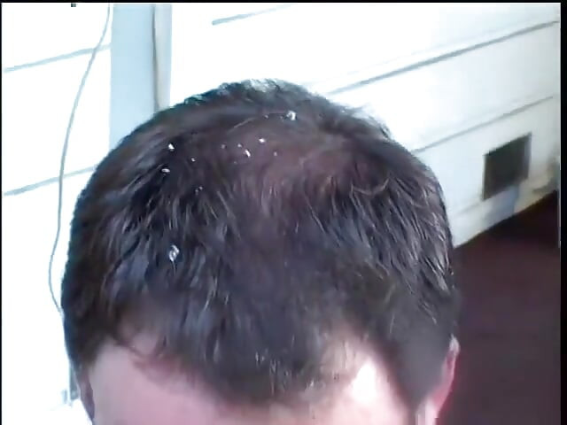 Feia lésbica Raquel em roupa de látex preta faz cara lamber seu grande prazer e regalou-o com uma grande cinta-caralho