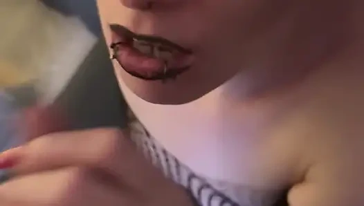 Kirbyred - gırtlağına kadar alıyor ve yüzünde azgın!