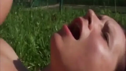Festival ngidam sperma liar di luar ruangan