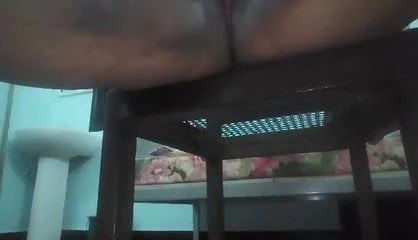 wife sqarts at hostel