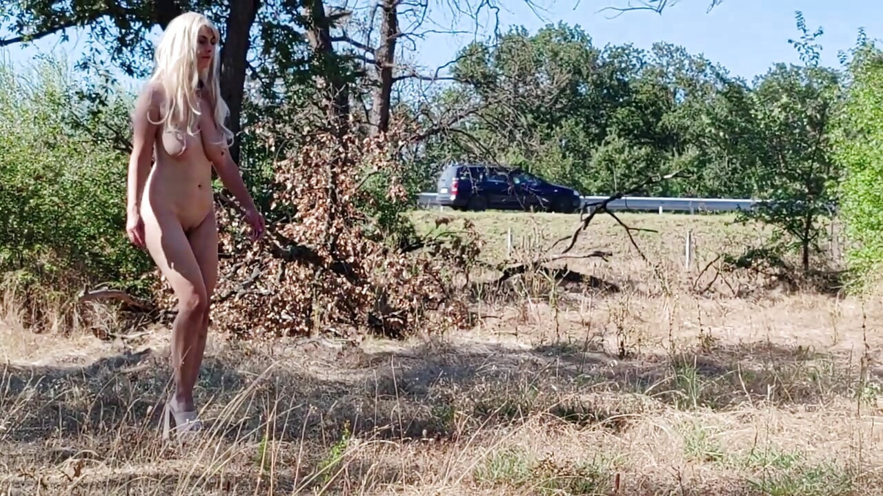 노예 티치가 팬들에게 자신을 보여주다