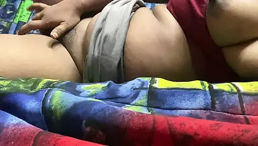 Gadis asal mallu lagi asik fingering memeknya
