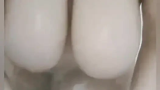 MATURE WOMAN IN THE BATHROOM TURKISH MOM