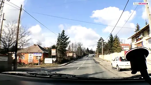 Блондинка домохозяйка наконец-то хочет трахнуться в анал