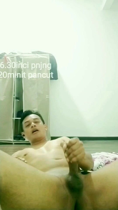 I'm naked n masturbating