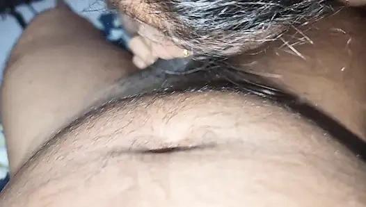 Lutsch meinen schwanz sehr weich und sitze auf meinem schwanz