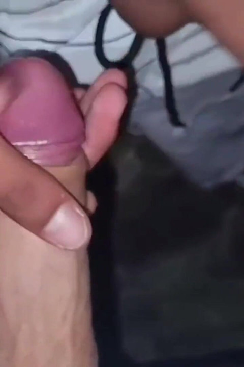 Homem Bonito De Piroca Grande Em Publico Fetiche Gay Amador