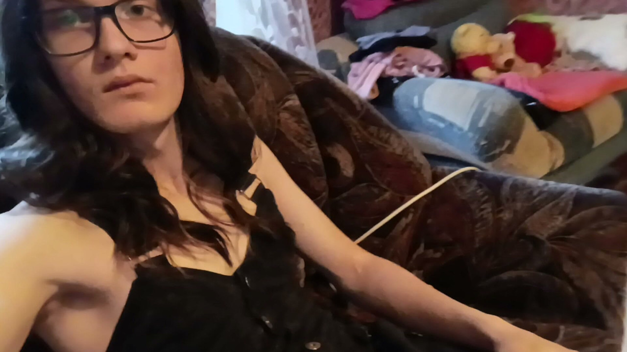 Shemale High Heeled Leg Tease