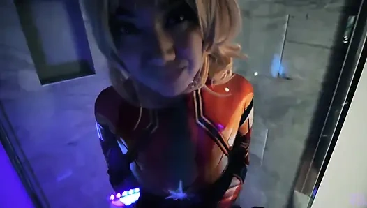 Гэнгбэнг с инопланетяниками Капитан Marvel