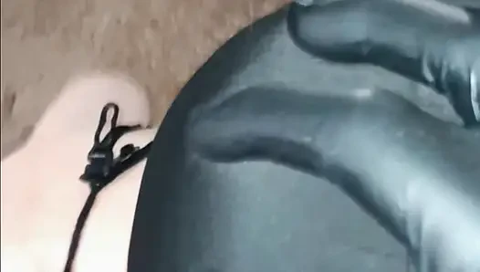 Istri nakal bertopeng lagi asik nyepong kontol