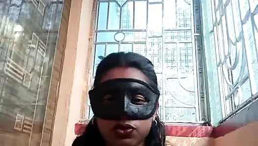 My room servant come to my home after work she was fingering her pussy