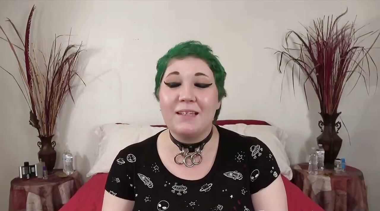 Desperate Amateurs Jynx ses gros seins et sa chatte BBW serrée se font baiser fort