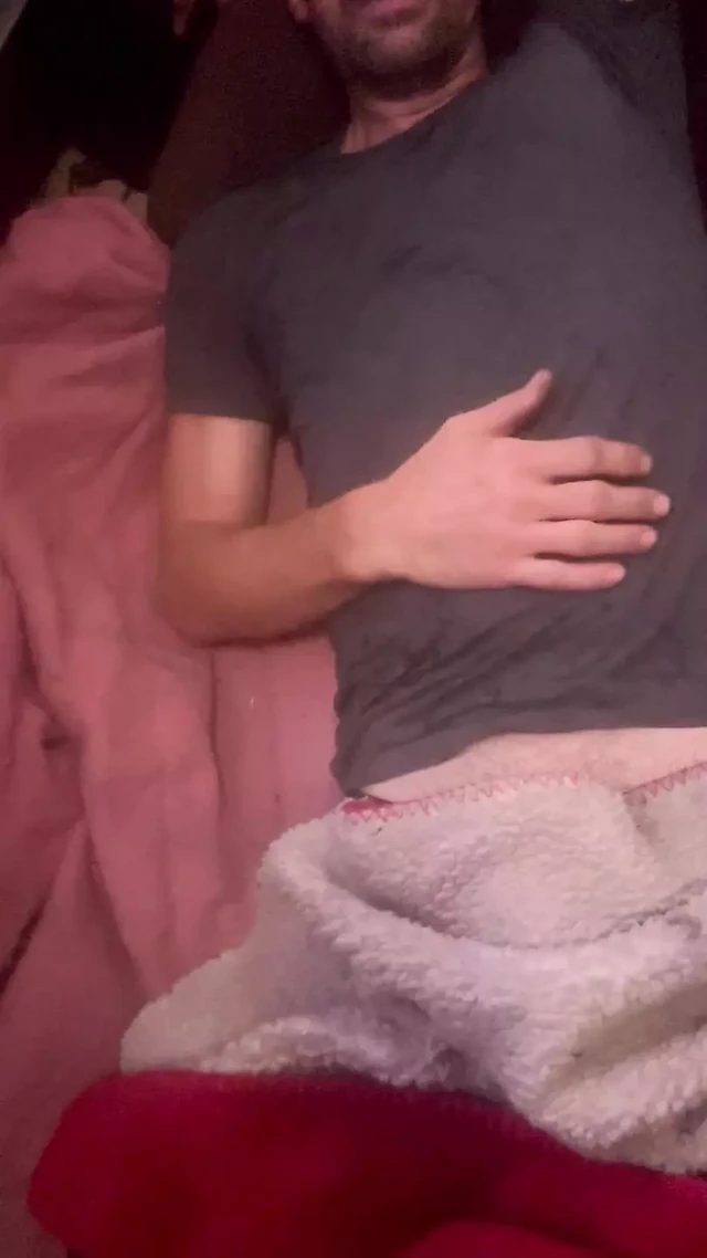 Straight hottie roommate caught jerking off and lets you stay to watch