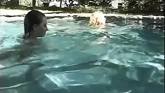 Evli kadınlar evde yalnız evli kadın
