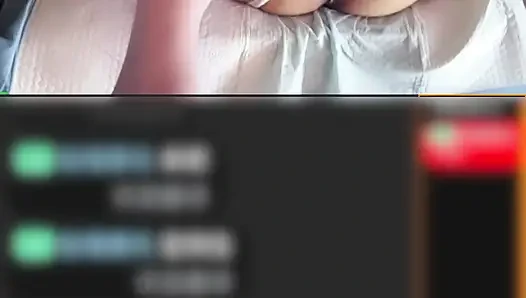 Öğretmenin video canlı yayını, şehvetli bir grup adamla paylaşıldı