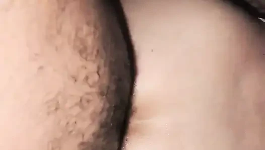 Kunjungan tak terduga dari seorang teman dan kami akhirnya bercinta