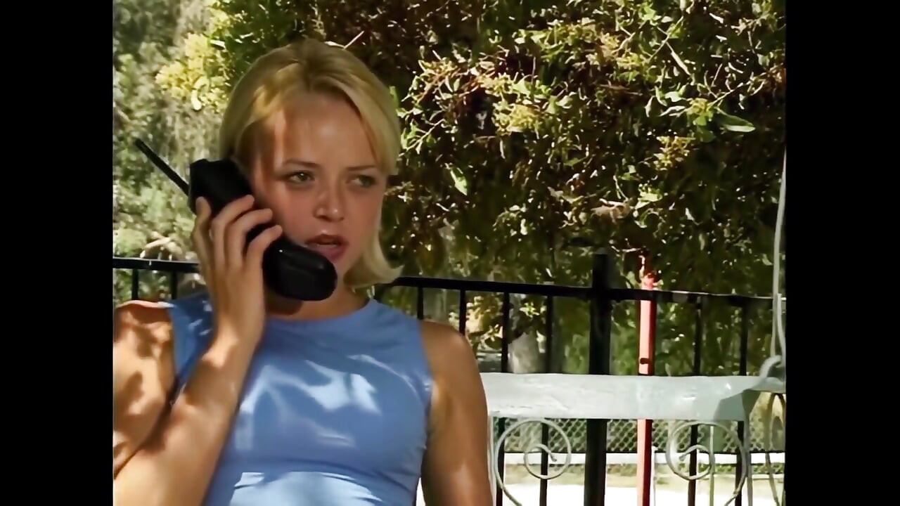 Một Anastasia Trẻ Nóng Màu Xanh Được Fucked Cứng Trong Mông