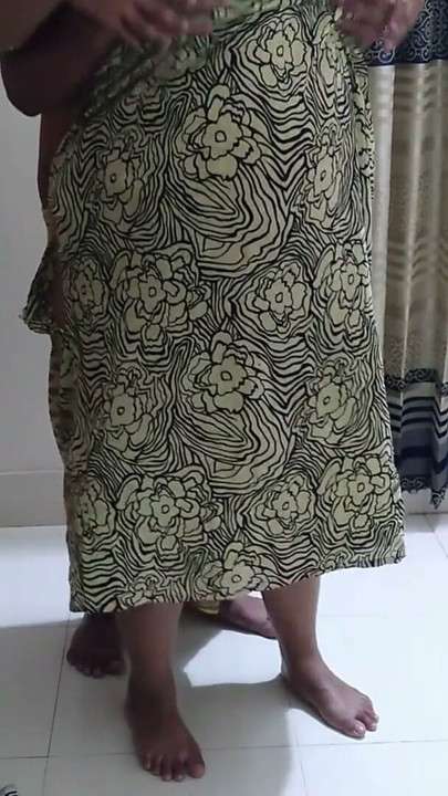 Egyptian big ass & Huge Boobs Hot BBW aunty sweeps the Room when neighbor guy anal fuck & Gives cum in her ass - Muslim | Clip 1