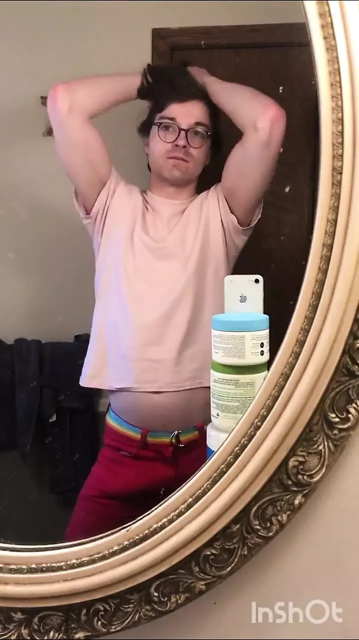 Afeitando mi cuerpo caliente y mostrando mi cuerpo caliente