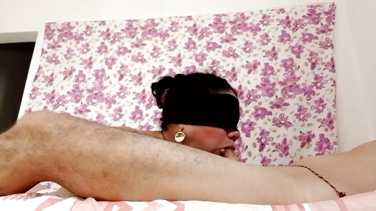 Femme blanche excitée