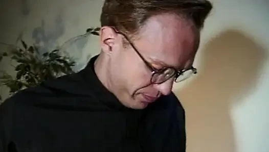 Perfekte rothaarige MILF bekommt nach einem harten fick ihre möpse mit sperma bespritzt