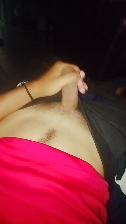 Hari ini hari Jumat saat menyentuh penisnya