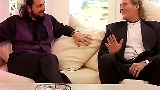 Jessica Rizzo yarak seven kadınlarla iki sahne sunuyor
