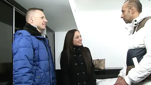 Пожалуйста, трахни мою жену твоим черным огромным членом...