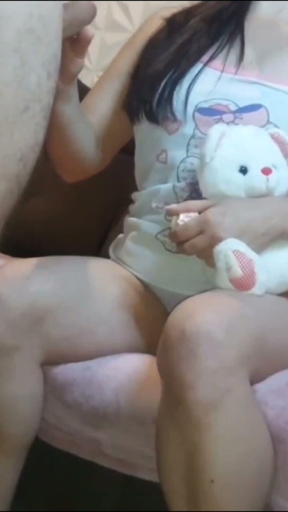 Üvey kızımın mini amına girmeyi başardım! | Klip 1