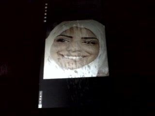 Камшот на лицо монстра в хиджабе, Kardawiyah