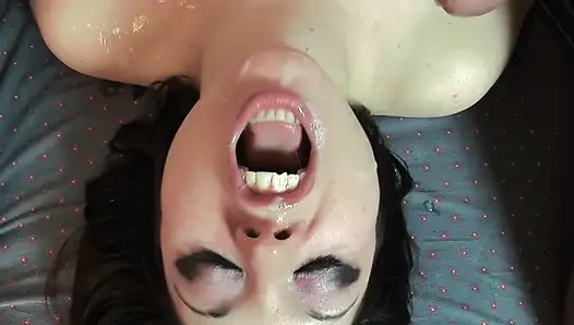 Sadece Iki Büyük Penis Bu İtalyan Orospuyu Eğlendirebilir