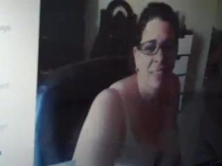 MILF masturbation chatte mouillée gros seins webcam 2