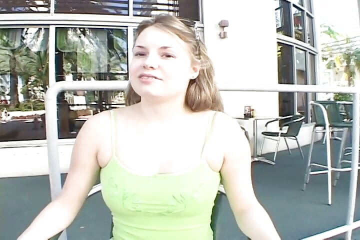 Hot teen takes deep a massive cock to a mouth cumshot