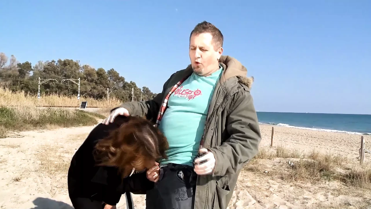 Strandpromenad förvandlas till squirt- och kukridning — Avsugning, Fingerpullande, Mogen, Spruta, MILF HD Porr | xHamster