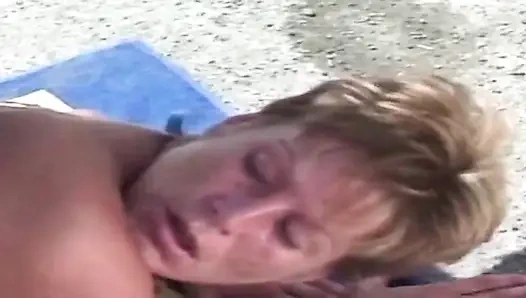 Big Omar 's British Adventures Rump Liburan (2001)