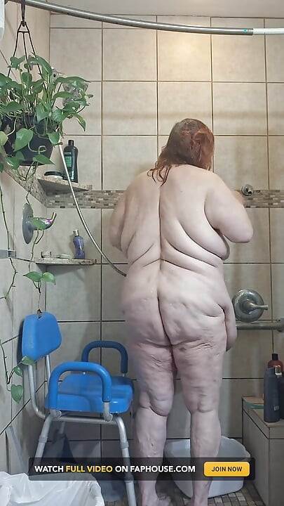 Big Beauty Nurse Vicki Is All Sweaty and Has to Go Pee!