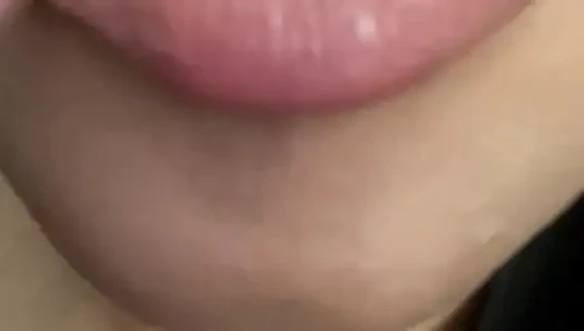 Nackter Lipgloss Lippenfetisch, Lippenanbetung, domina