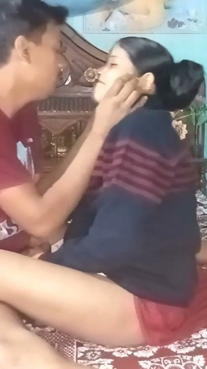 Bihari bhabhi ne dekha dewar ko masturbation kartye huye | Clip 1