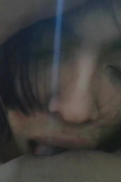 Můj nejlepší přítel přijde do mého domu lízat mi kundičku