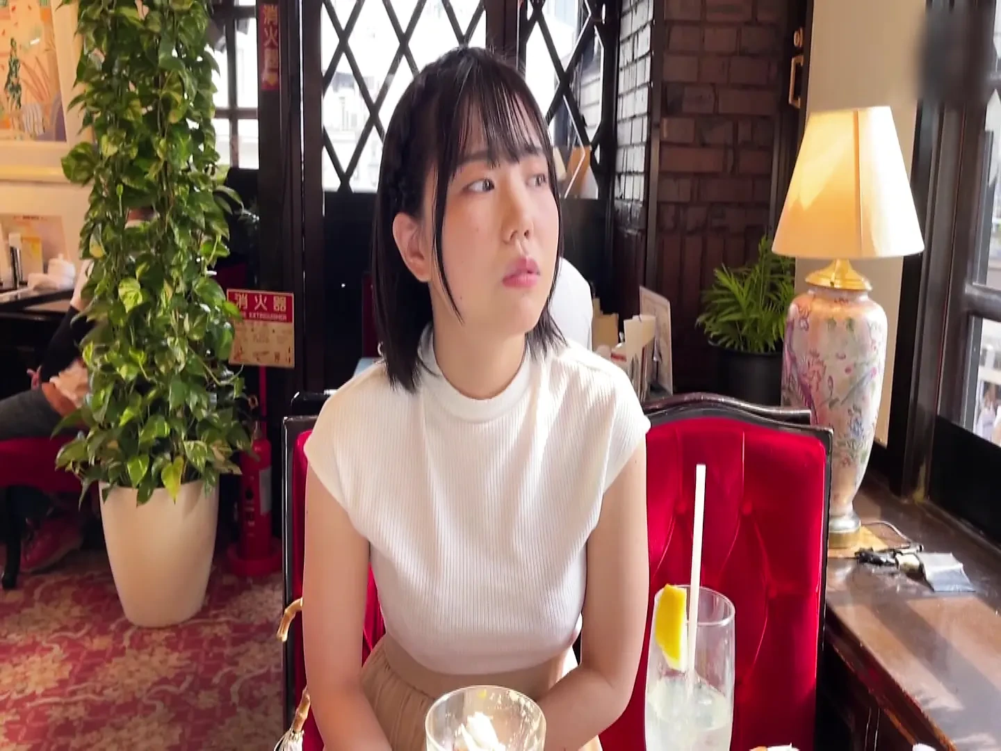 A087G06 A bright, energetic, naturally busty, and perfectly hairless girl with an idol-like face and a perfectly healthy figure has hooked-up sex at a love hotel!