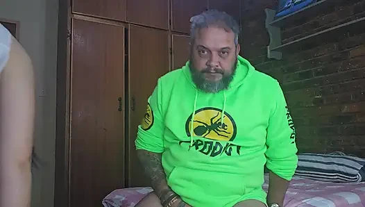Arkadaşlarımın hamile karısını sikiyorum ve amını büyük bir döllemeyle dolduruyor