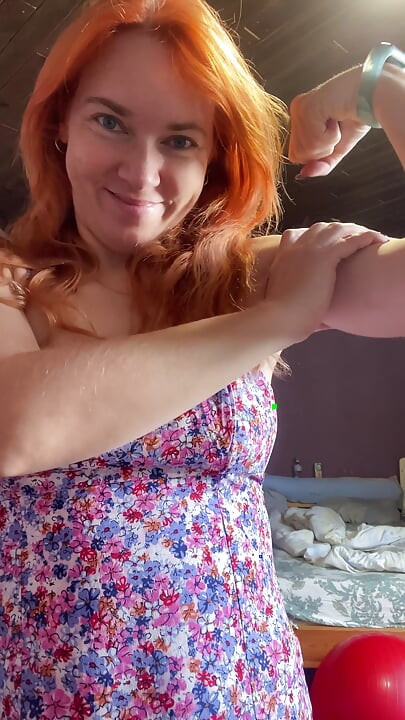 Redhead Woman in Pretty Dress Showing Her Muscles and Tits, How Strong Is She and How She Can Boxing Topless