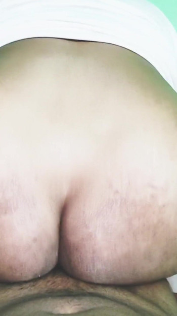 Zgodnu indijsku ženu jebe najbolji prijatelj njenog muža hindi seks | Klip 1